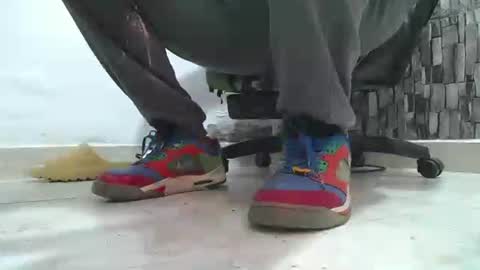 Snapshot of srfindomfeet_ chatting on June 20, 2026, 7:16 pm sr master cum its my old account online show from June 20, 2026, 7:16 pm