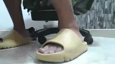 Snapshot of srfindomfeet_ chatting on June 22, 2026, 6:49 pm sr master cum its my old account online show from June 22, 2026, 6:49 pm