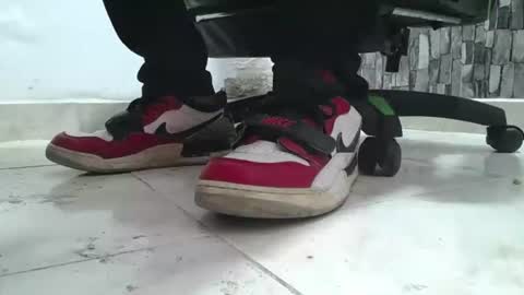 Snapshot of srfindomfeet_ chatting on June 28, 2026, 8:48 pm sr master cum its my old account online show from June 28, 2026, 8:48 pm