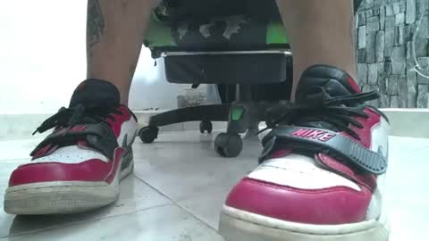 Snapshot of srfindomfeet_ chatting on June 30, 2026, 11:28 pm sr master cum its my old account online show from June 30, 2026, 11:28 pm