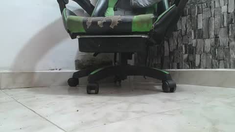 Snapshot of srfindomfeet_ chatting on July 12, 2026, 8:22 pm sr master cum its my old account online show from July 12, 2026, 8:22 pm
