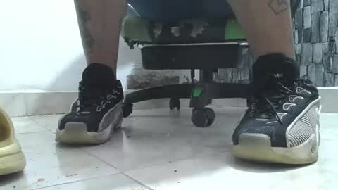 Snapshot of srfindomfeet_ chatting on July 13, 2026, 10:12 pm sr master cum its my old account online show from July 13, 2026, 10:12 pm