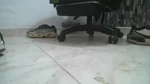 Snapshot of srfindomfeet_ chatting on July 23, 2026, 4:21 am sr master cum its my old account online show from July 23, 2026, 4:21 am
