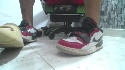 Snapshot of srfindomfeet_ chatting on July 24, 2026, 6:50 pm sr master cum its my old account online show from July 24, 2026, 6:50 pm