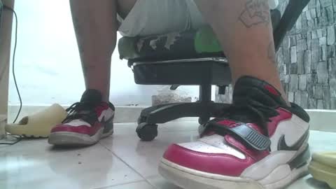 Snapshot of srfindomfeet_ chatting on July 28, 2026, 6:07 pm sr master cum its my old account online show from July 28, 2026, 6:07 pm