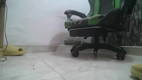 Snapshot of srfindomfeet_ chatting on July 28, 2026, 6:20 pm sr master cum its my old account online show from July 28, 2026, 6:20 pm