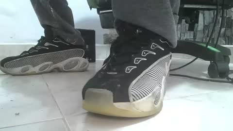 Snapshot of srfindomfeet_ chatting on July 30, 2026, 4:33 am sr master cum its my old account online show from July 30, 2026, 4:33 am