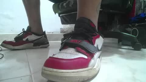 Snapshot of srfindomfeet_ chatting on August 1, 2026, 2:44 am sr master cum its my old account online show from August 1, 2026, 2:44 am