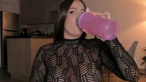 Snapshot of srta__sophie chatting on November 18, 2025, 12:27 am Sophie 3 online show from November 18, 2025, 12:27 am