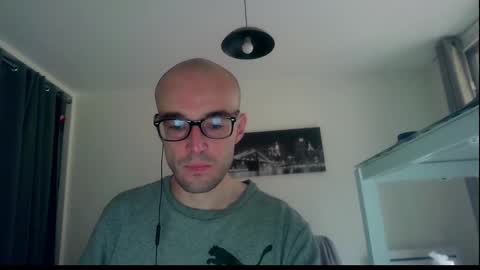 Snapshot of ssenzo chatting on December 7, 2024, 12:45 pm ssenzo online show from December 7, 2024, 12:45 pm