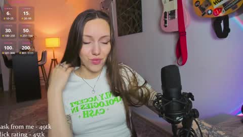 Snapshot of sshawty chatting on December 26, 2024, 1:32 pm Anni if Im offline for a long time Im depressed feel free to support me offline online show from December 26, 2024, 1:32 pm