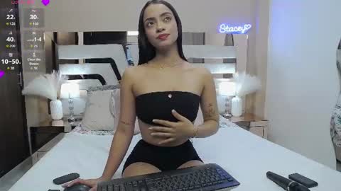 Snapshot of stacey_williams chatting on June 23, 2026, 2:42 am Stacey online show from June 23, 2026, 2:42 am