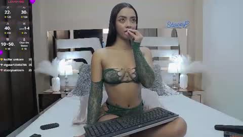 Snapshot of stacey_williams chatting on July 1, 2026, 12:34 am Stacey online show from July 1, 2026, 12:34 am