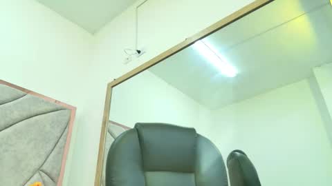 Snapshot of staceylee_ chatting on November 19, 2025, 9:15 pm Stacey lee online show from November 19, 2025, 9:15 pm