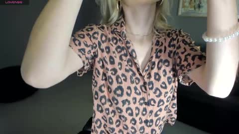 Stacy Woods online show from April 22, 2026, 10:50 am
