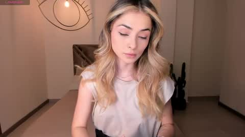 Snapshot of staceywood_ chatting on May 7, 2026, 11:37 am Stacy Woods online show from May 7, 2026, 11:37 am