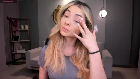 Snapshot of staceywood_ chatting on June 9, 2026, 11:33 am Stacy Woods online show from June 9, 2026, 11:33 am