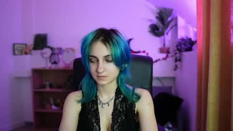 stacy  x3 online show from May 4, 2026, 1:18 pm
