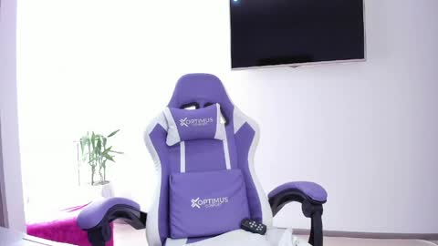 TWstacymalibu110 online show from April 16, 2026, 3:46 pm