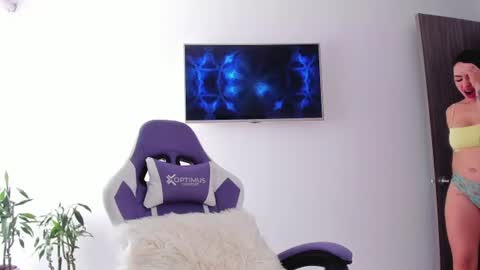 TWstacymalibu110 online show from June 11, 2026, 3:21 pm