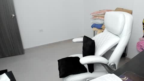 Snapshot of stacy_woods chatting on February 5, 2025, 2:19 am Zulma Yisset online show from February 5, 2025, 2:19 am