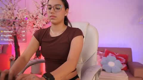 stacycooper_ online show from April 22, 2026, 7:26 pm