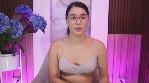 stacycooper_ online show from May 27, 2026, 4:15 pm