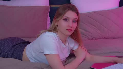 Snapshot of stacyevancesss chatting on May 7, 2026, 7:14 am StacyEvances online show from May 7, 2026, 7:14 am