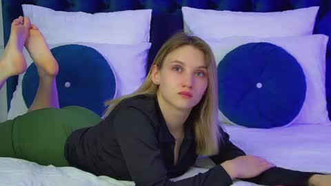 Snapshot of stacyevancesss chatting on May 26, 2026, 6:48 pm StacyEvances online show from May 26, 2026, 6:48 pm