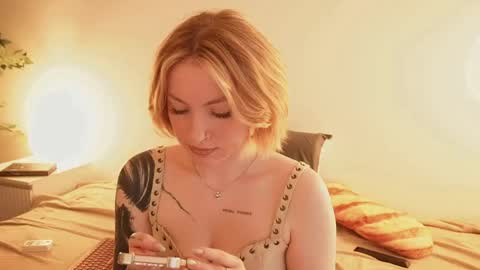 Snapshot of stanovaya300kg chatting on May 4, 2026, 1:18 pm Kristina online show from May 4, 2026, 1:18 pm