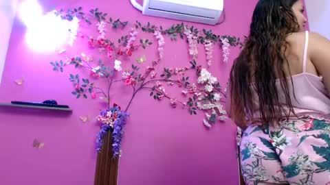 alejandra online show from May 18, 2026, 7:31 pm