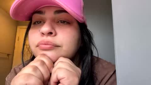 Snapshot of starrie_marrie chatting on February 12, 2026, 9:32 pm starrie_marrie online show from February 12, 2026, 9:32 pm