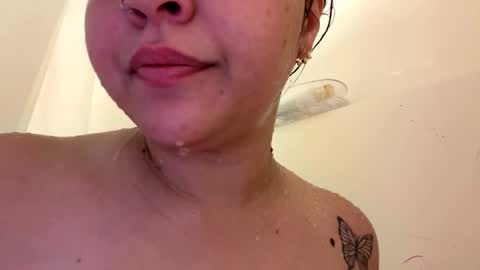 Snapshot of starrie_marrie chatting on April 8, 2026, 7:03 pm starrie_marrie online show from April 8, 2026, 7:03 pm