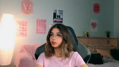 Snapshot of ste11arium chatting on May 31, 2026, 6:09 pm Sara online show from May 31, 2026, 6:09 pm