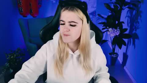 stef_nicks online show from September 26, 2025, 5:44 am