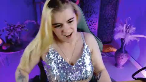 stef_nicks online show from October 16, 2025, 9:21 am