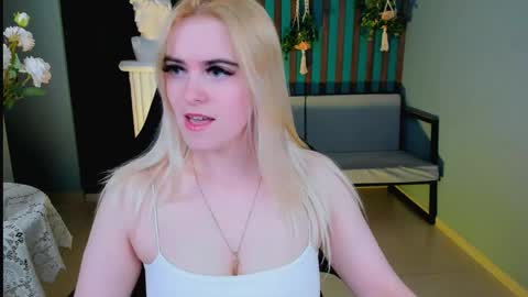 stef_nicks online show from May 16, 2026, 9:06 am