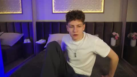 Esrefan online show from March 13, 2026, 8:48 pm