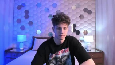 Esrefan online show from May 2, 2026, 7:30 pm