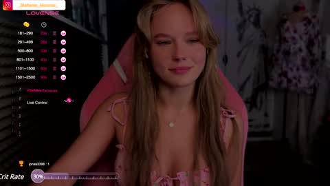 Snapshot of stefanie_collins chatting on December 3, 2024, 9:56 pm Stefanie online show from December 3, 2024, 9:56 pm