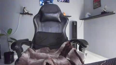 Stefann Salvatore online show from April 29, 2026, 11:44 pm