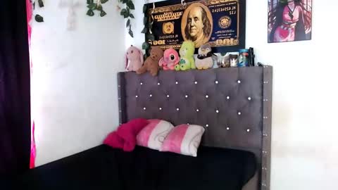 Snapshot of stefanny_2001 chatting on November 16, 2025, 4:23 pm stefanny beautiful online show from November 16, 2025, 4:23 pm