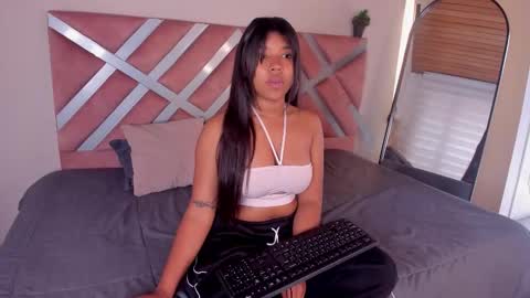Stefanny  online show from March 24, 2026, 1:05 pm