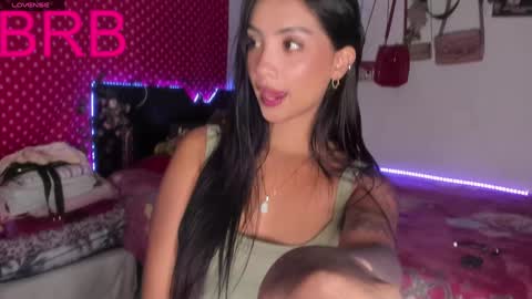 Snapshot of stefanny_pllus chatting on January 4, 2025, 6:09 am Im MiaIts my first day here online show from January 4, 2025, 6:09 am