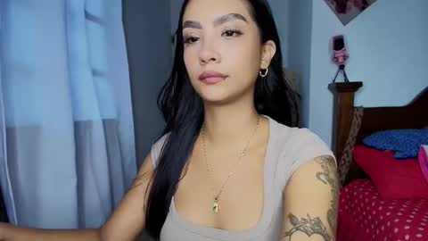Snapshot of stefanny_pllus chatting on October 29, 2025, 5:04 pm Im MiaIts my first day here online show from October 29, 2025, 5:04 pm