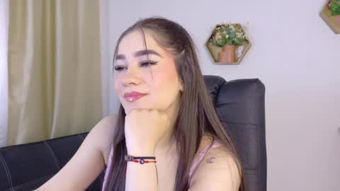 stefannycipriani_ online show from July 28, 2026, 6:20 pm