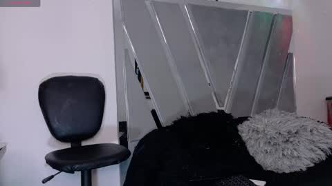 Snapshot of stefannym chatting on April 19, 2026, 2:11 am Stefy Milf online show from April 19, 2026, 2:11 am