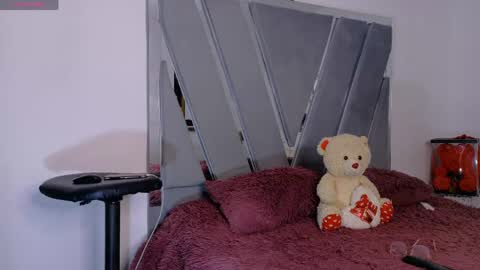 Snapshot of stefannym chatting on April 25, 2026, 7:44 pm Stefy Milf online show from April 25, 2026, 7:44 pm