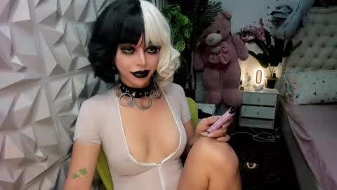 Snapshot of stefanylangkat chatting on November 19, 2025, 5:57 pm Jane online show from November 19, 2025, 5:57 pm