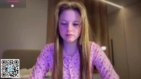 Snapshot of steffi_meoww chatting on May 17, 2026, 9:44 pm STEFI Streams every day from 10 PM GTM1 online show from May 17, 2026, 9:44 pm